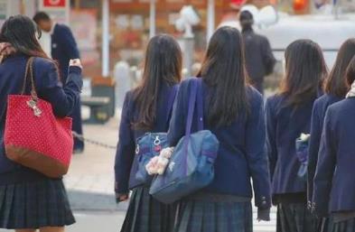 越来越多的留学中介出现以及网络的高速发展，日本留学生如何选择日本留学中介呢？